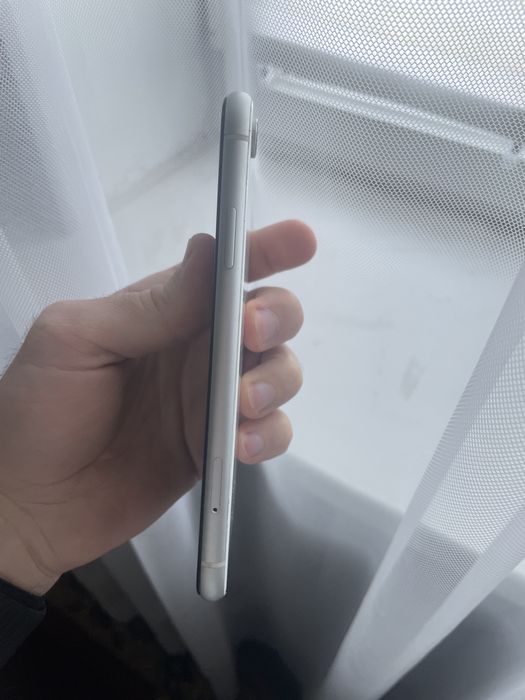 Продам айфон хр