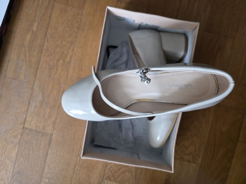 Официални обувки