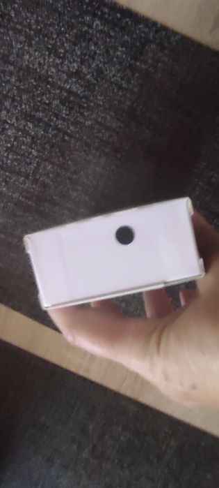 Продавам смарт часовник с функция за отговаряне на повикване