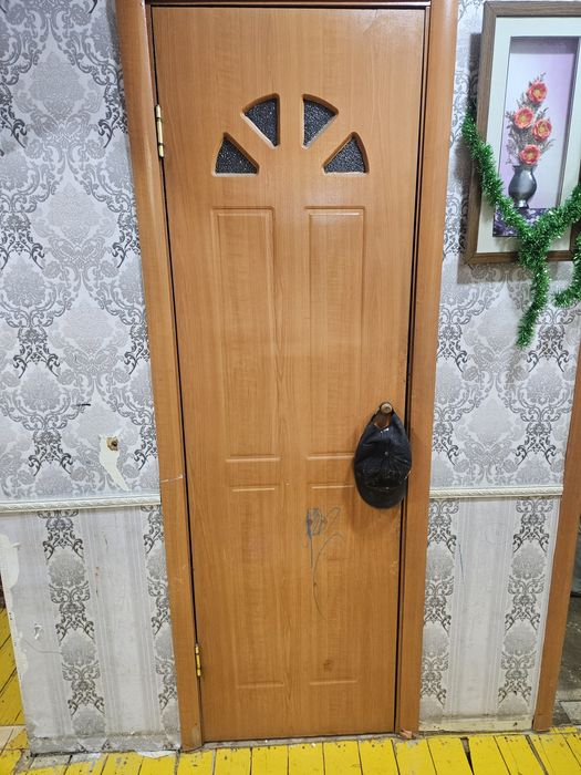 Бесплатно отдам двери
