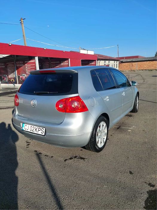 Golf 5 2.0 tdi.
