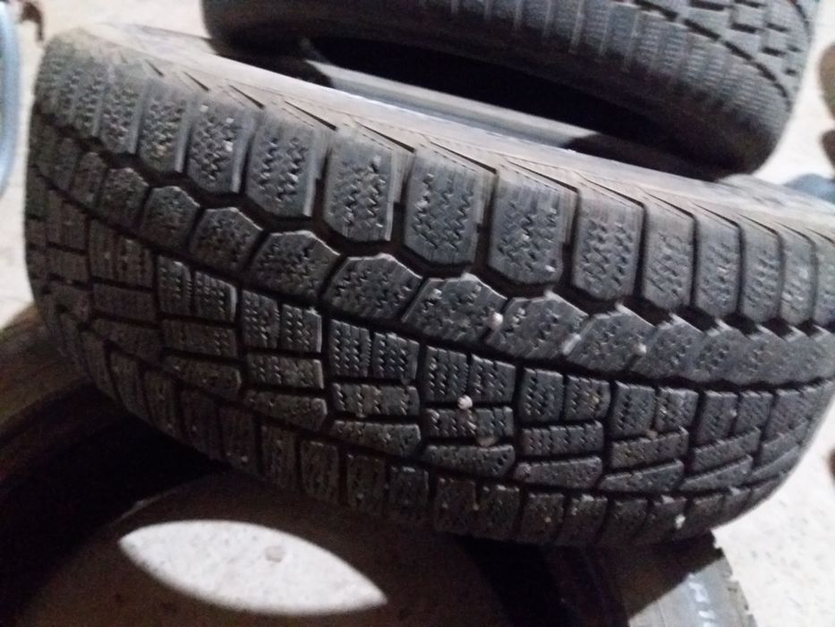 Зимние балоны б/усостояние хорошое