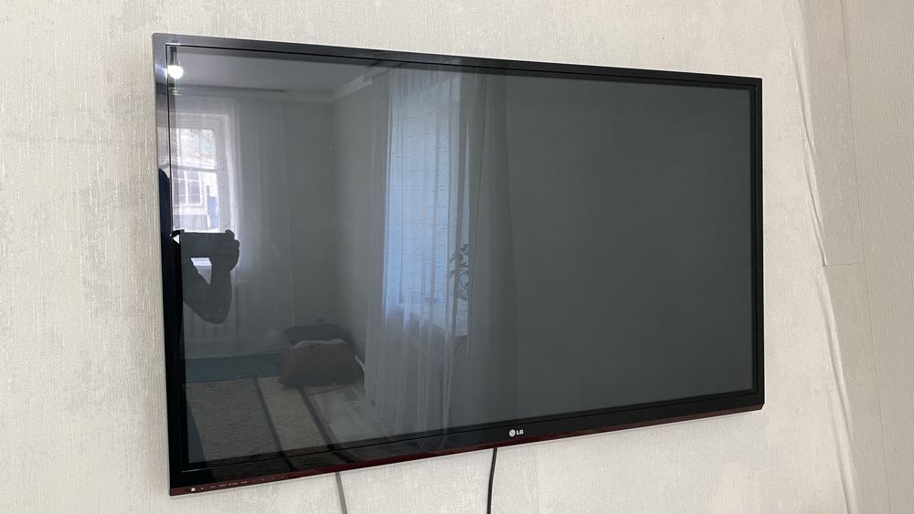 Телевизор LG (130cm)
