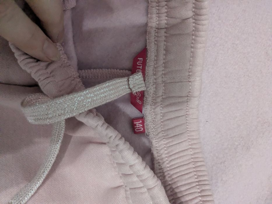 Костюм на девочку  р.140