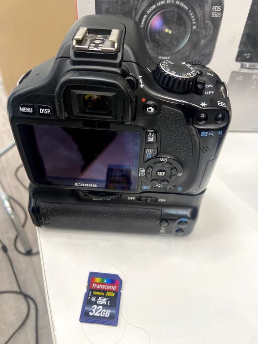 Canon EOS 550D в комплекте