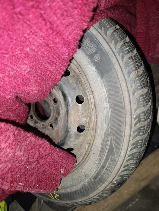 Зимни гуми Firestone 14" и тасове за Пежо 206, 1.4 бензин