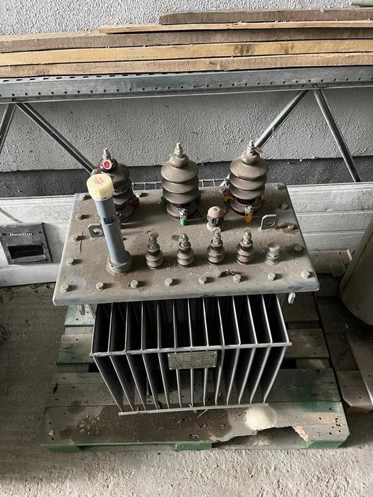 Трансформатор трехфазный