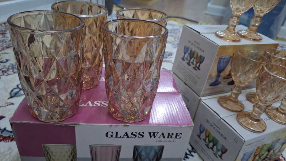 Продаются стаканы. Графин в подарок