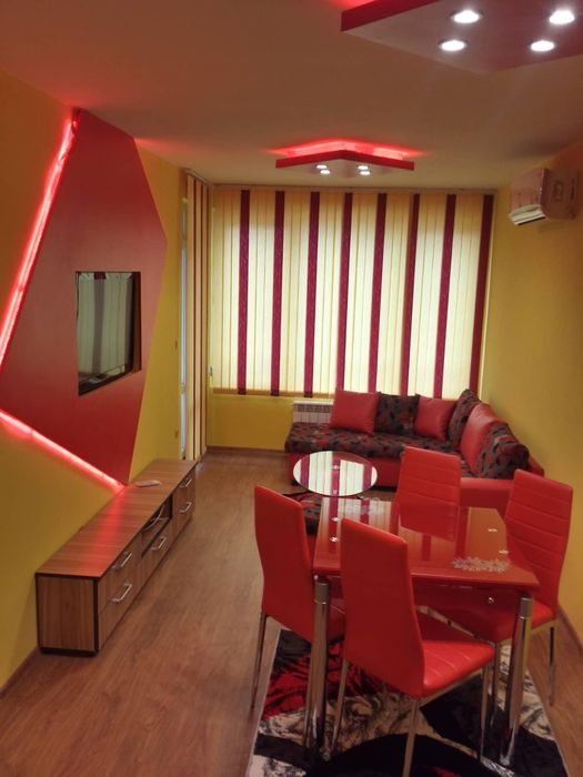 Дава се под наем Двустаен апартамент в София, Зона Б-19 - 68 кв.м за 657.9 € - Снимка #1