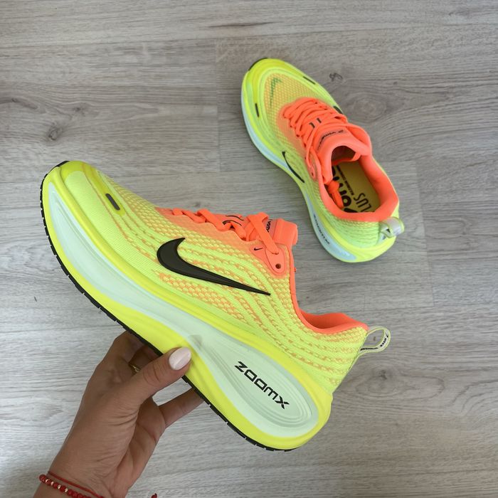 Nike Vomero Plus - 44
