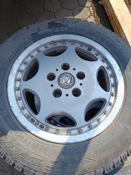 Продам диски с зимними шинами