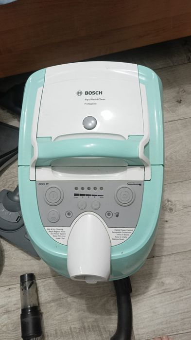 Продам моющий пылесос BOSCH