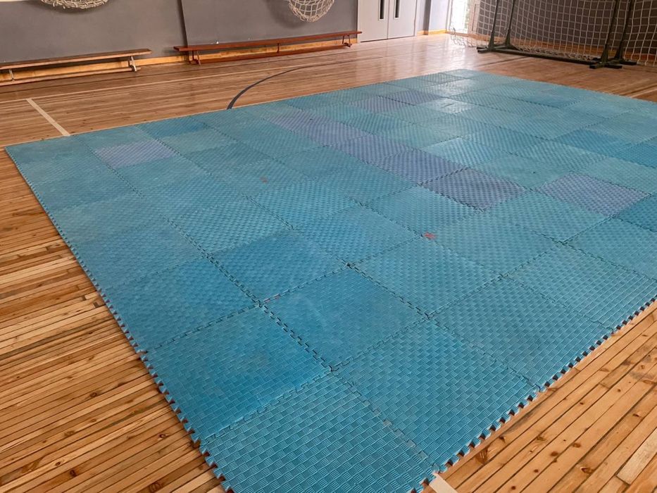 Mat holati yaxshi narxi 75.000 som