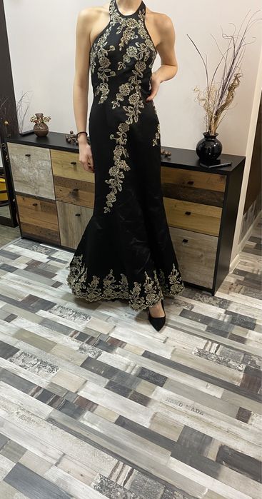 Абитуриентска/официална рокля