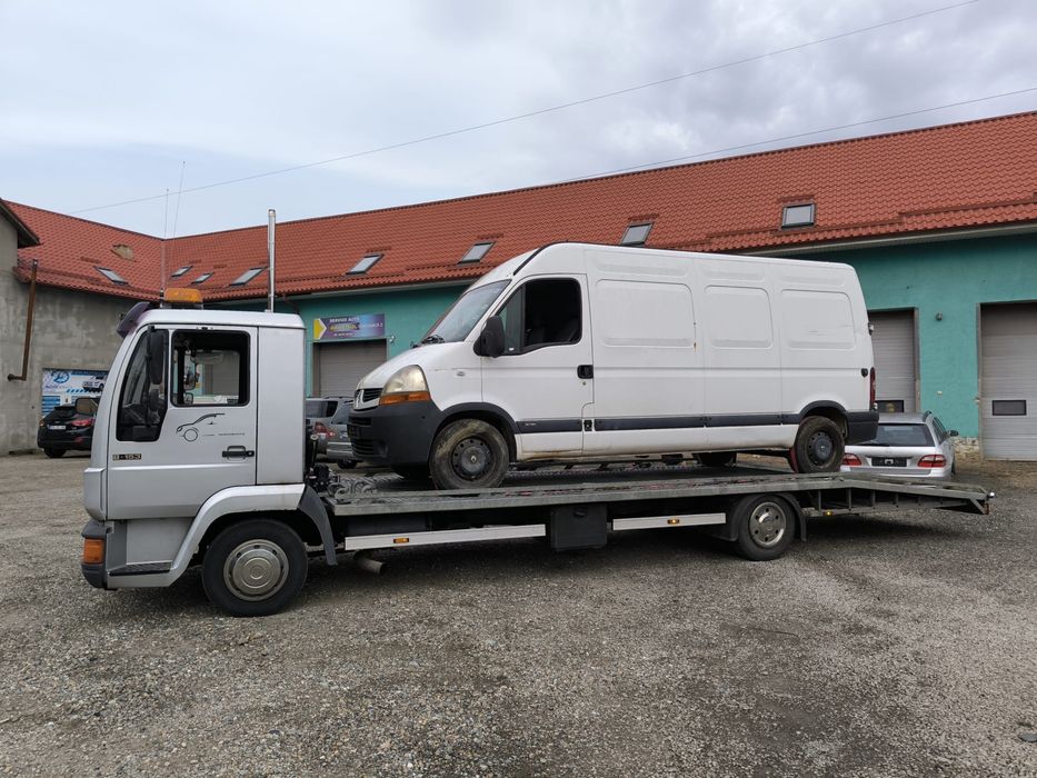 Dezmembrez Renault Master motor 2.5 euro4