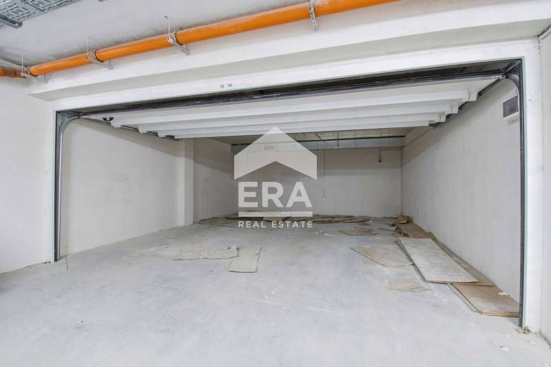 Продава се Тристаен апартамент в София, Хладилника - 127 кв.м за 1839 €/кв.м - Снимка #9