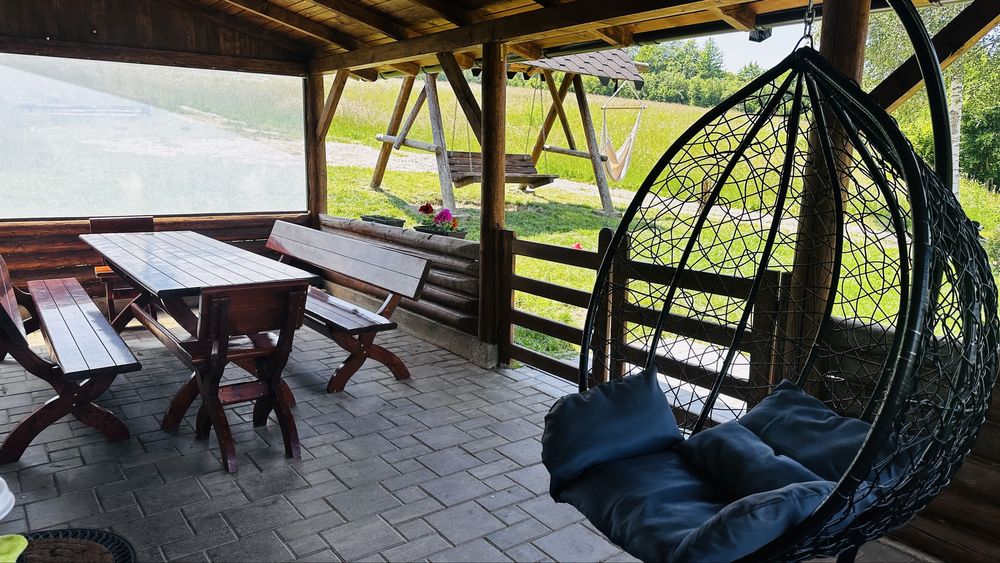 Cabana cu ciubăr la munte