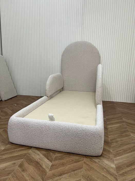 Pat tapitat boucle roz nao furniture