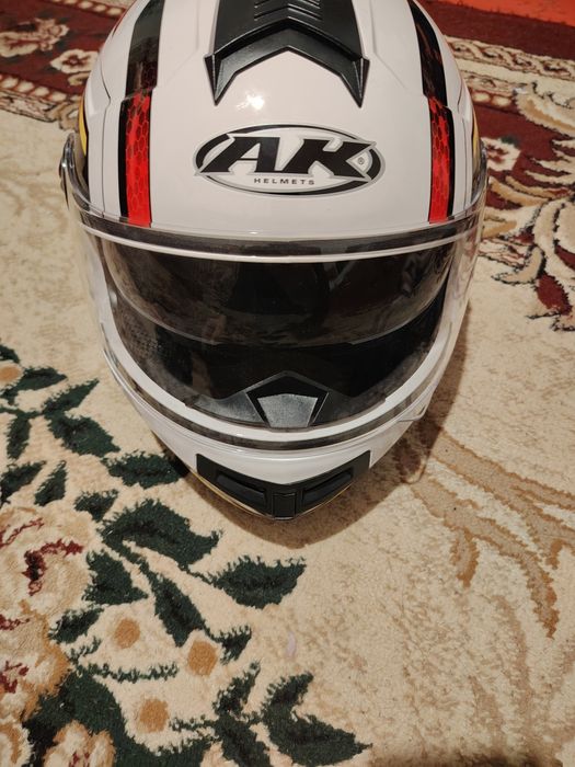 Шлем, перчатки для мотоциклов