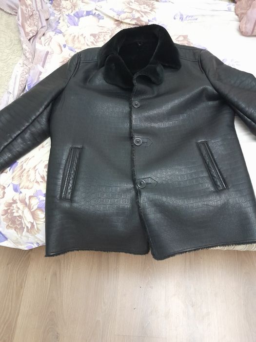 Продам. Мужскую дубленку