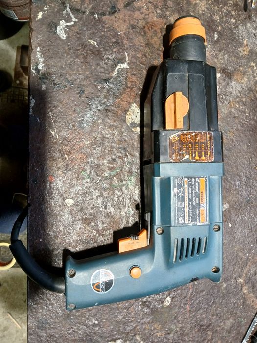 Bormasina cu percutie sds