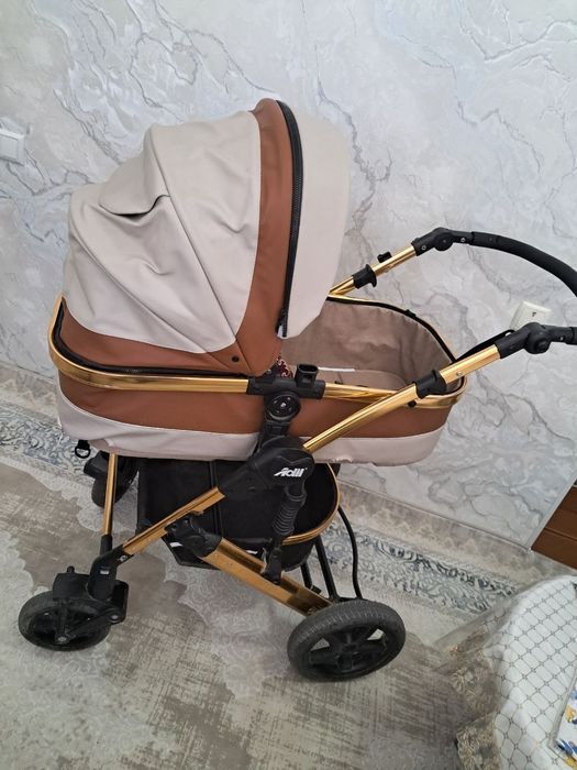 Срочно продам детскую коляску