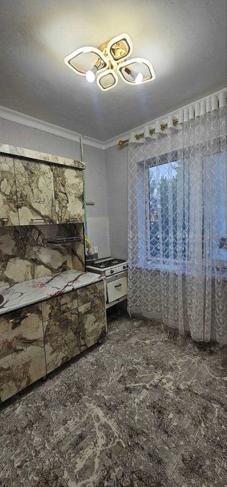 Горгаздан 2 хонали квартира 3 каватдан сотилади