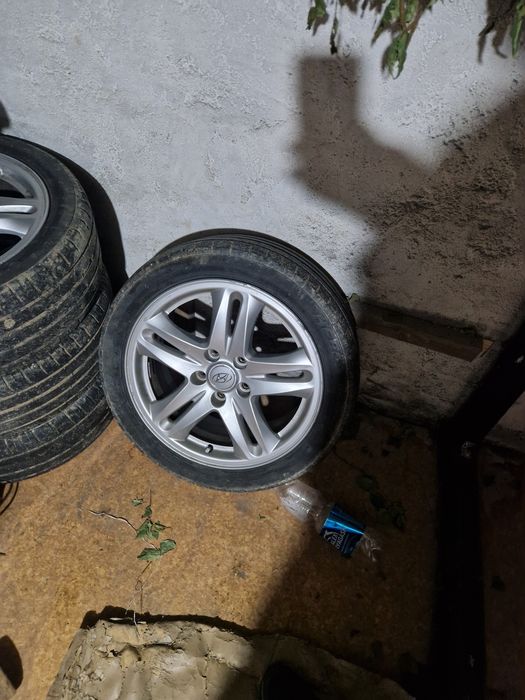 Продам диски с резиной  цена 210