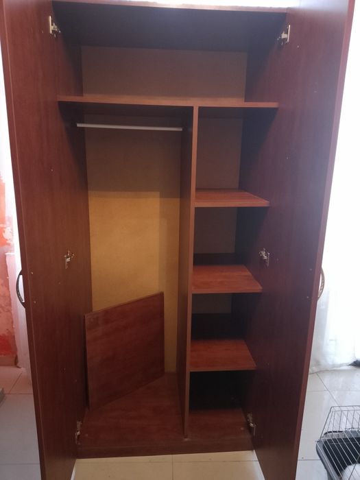 Продавам Гардероб