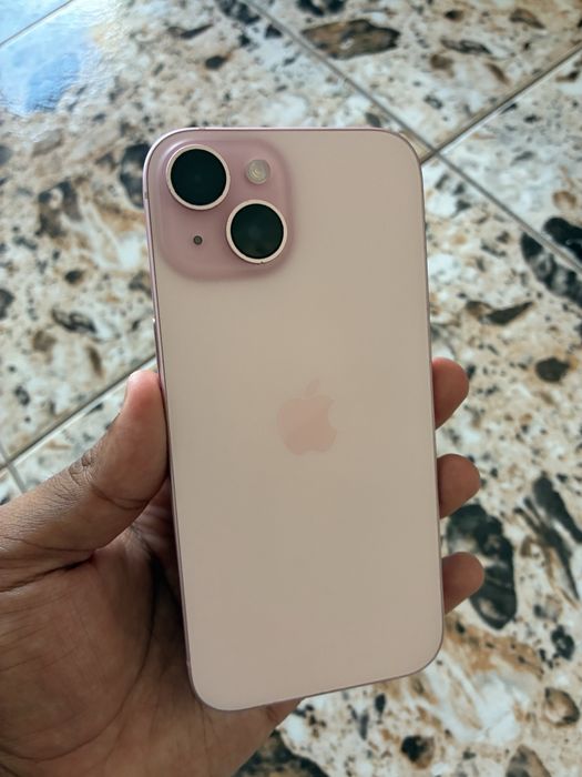 Продавам iPhone 15/256gb 100% Health iCloud Заключен