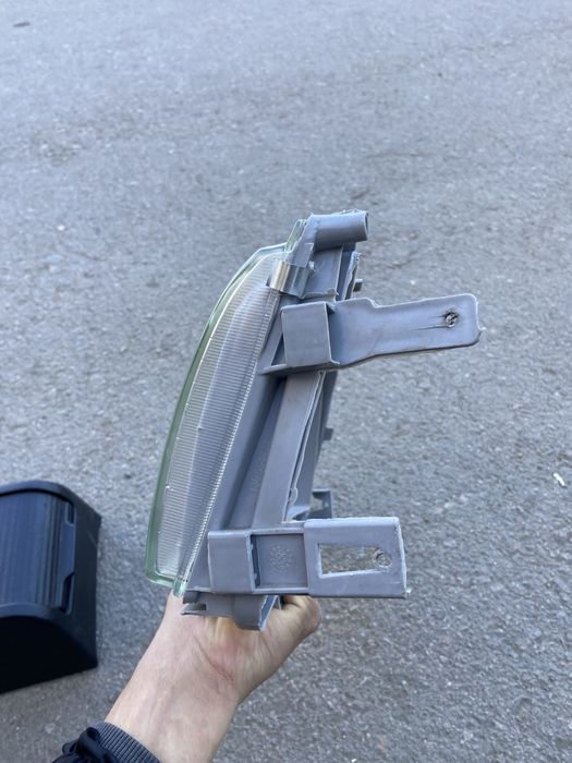 Стекло фары мерседес w202