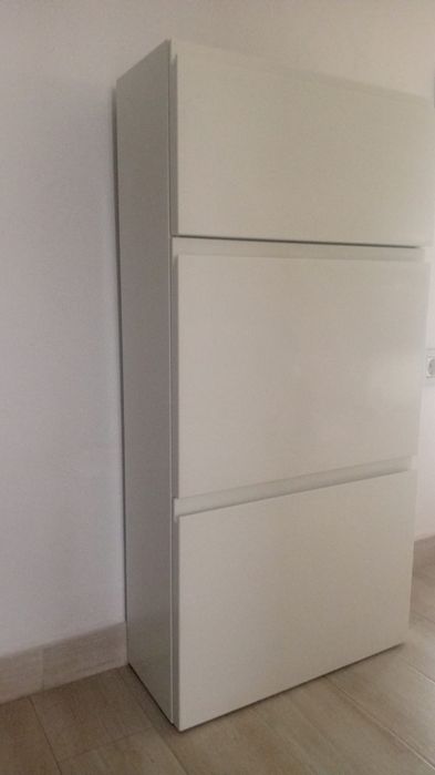 Vând Pantofar modern mdf