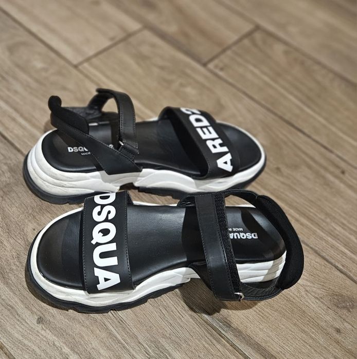 Sandale DSquared marime 39, stare foarte buna
