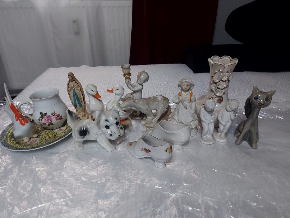 Vând diferite bibelouri