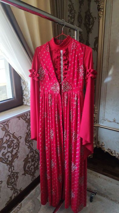 Kelincha kiyim  S razmer 
Sotiladi kiyganda vawe asal turadi 
300.000