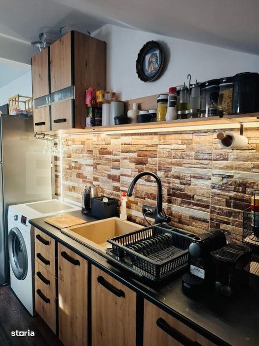 Apartament spatios cu 2 camere, 56 mp, zona Tractorul