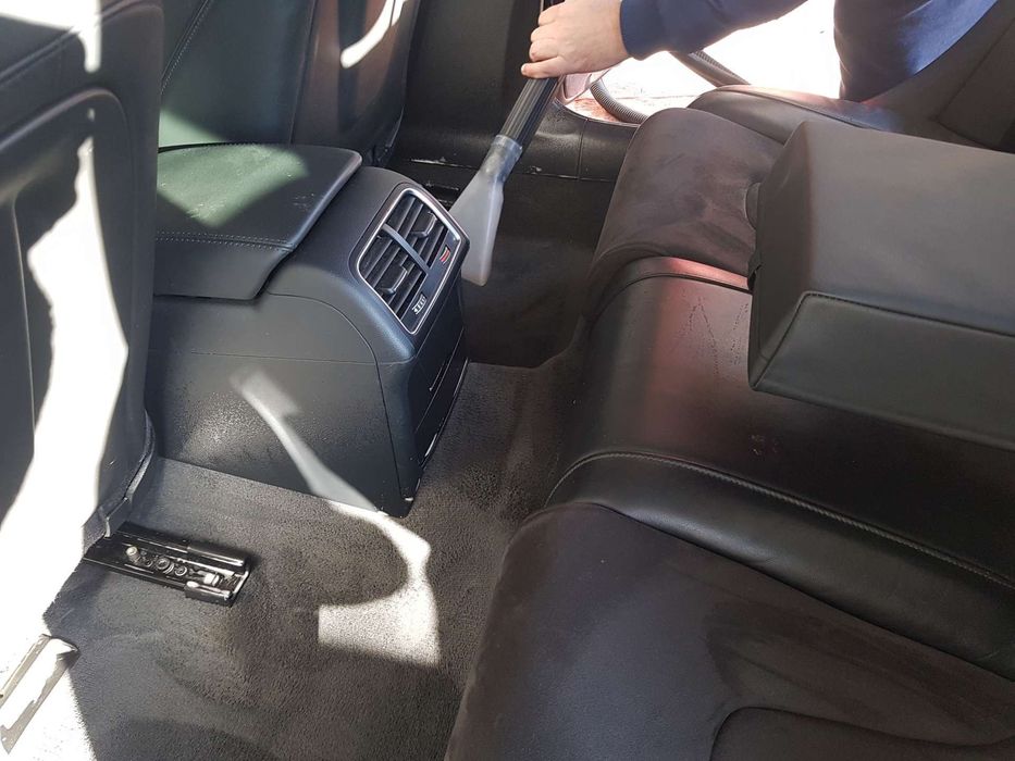 FIRMA : Curatare Tapiterie Auto, Canapele, Saltele