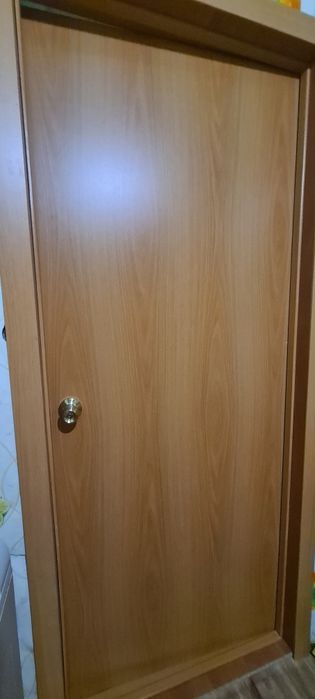 Продам дверь 80см
