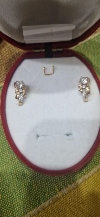 Продам серьги золотое