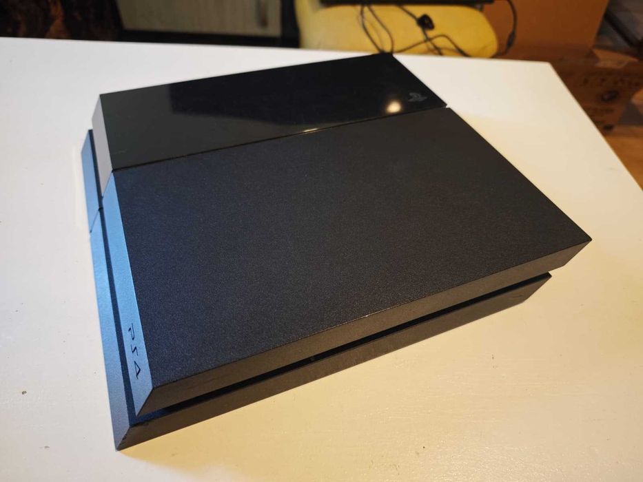 PlayStation 4 500GB Model CUH-1116A