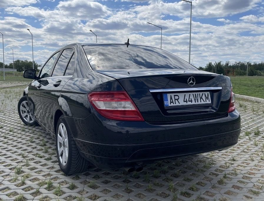 De vanzare Mercedes C200 D 136 cp 380 km Masina se prezinta într-o stare f buna Itp valabil  impozit platit