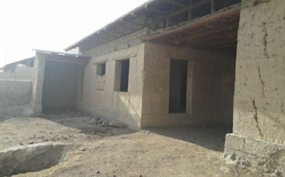 Уй жой сотилади.