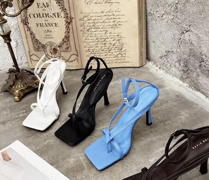 Продам босоножки