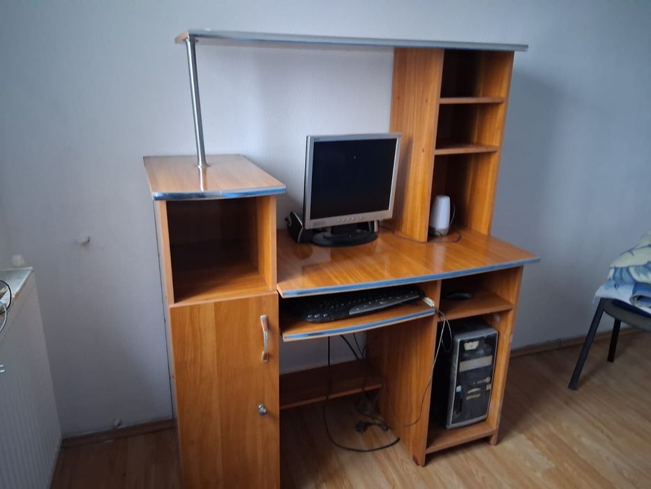 Vand desing (dulap haine) si birou