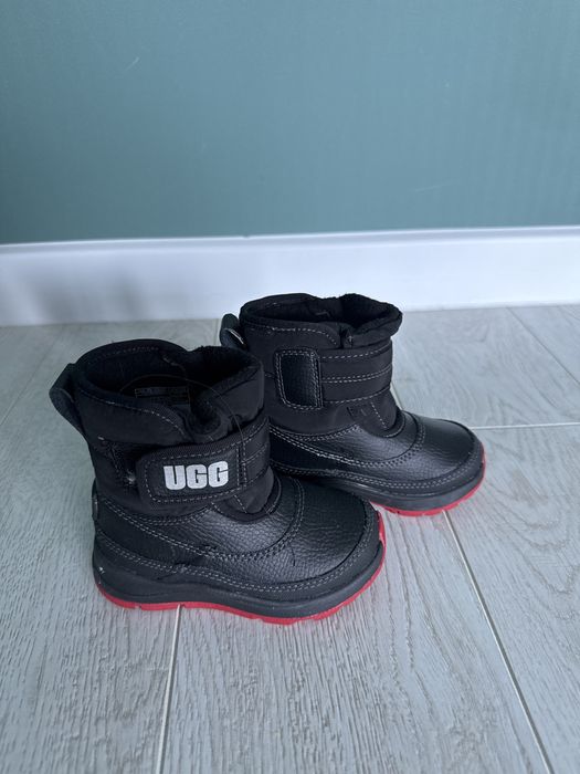 продам детские зимние ботинки