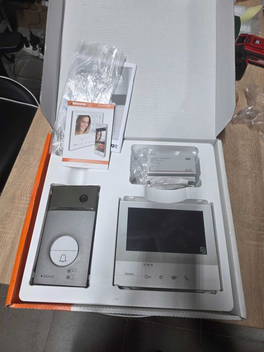 Kit videointerfon pentru o familie WI-FI CLASSE 300X13E Bticino 363911