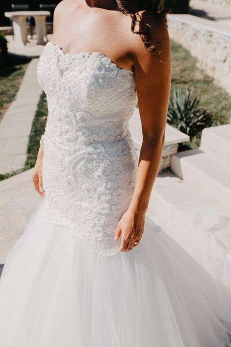 Model superb cu trena ajustabilă.