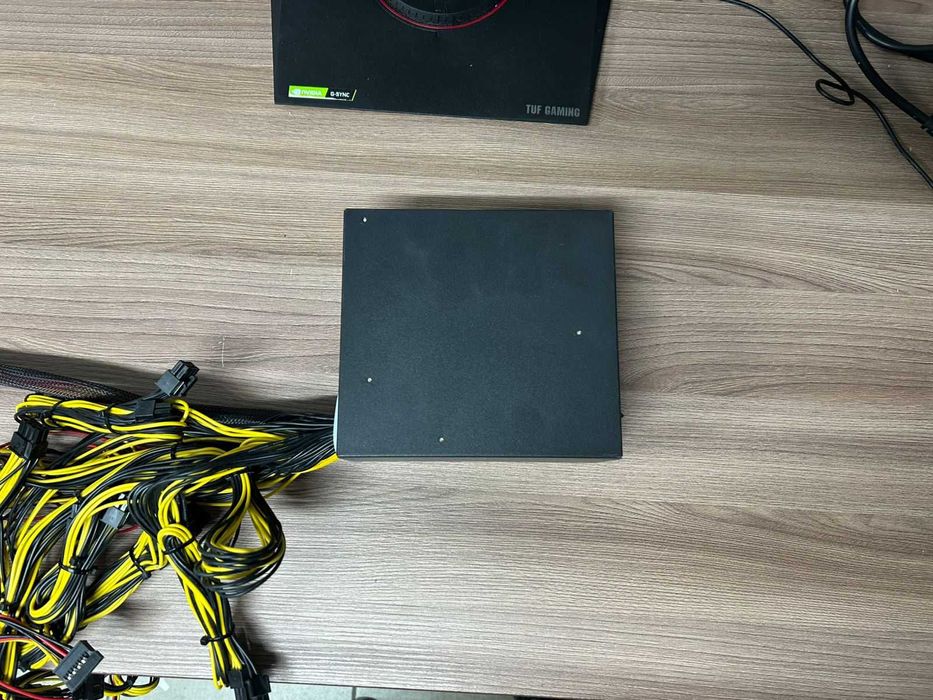 Блок питания для стационарного компьютера 1000W