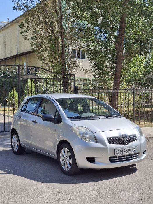 Toyota yaris  хетчбек 2nz