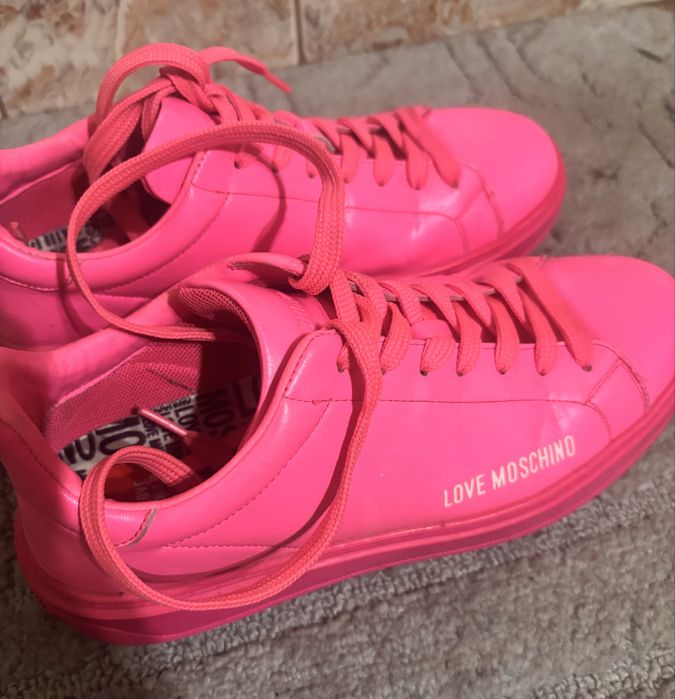 Love moschino обувки